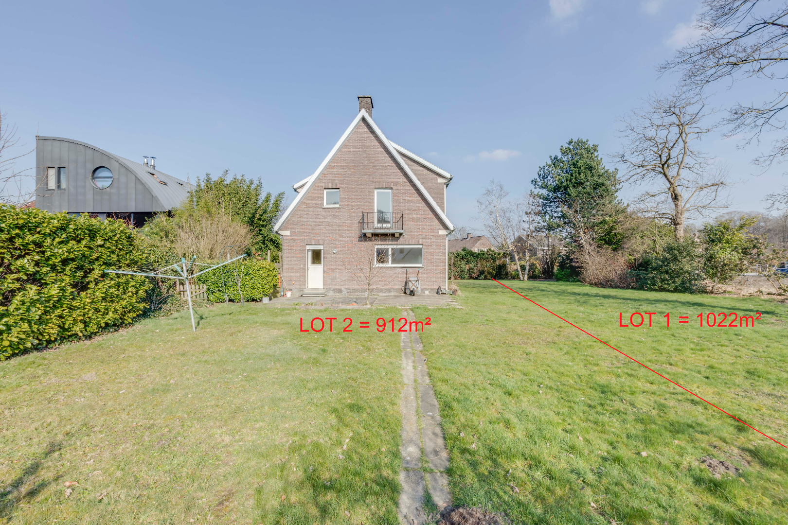 VERKOCHT ! Ruime villa (250m²) op mooi stuk grond (912m²) 