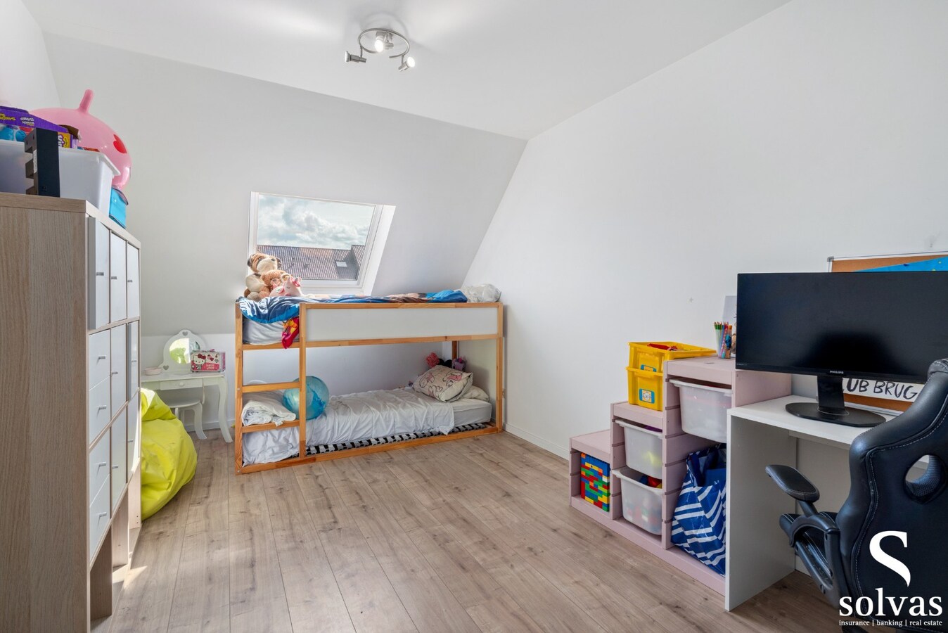 IN OPTIE: Recente halfopen bebouwing in rustige woonwijk 