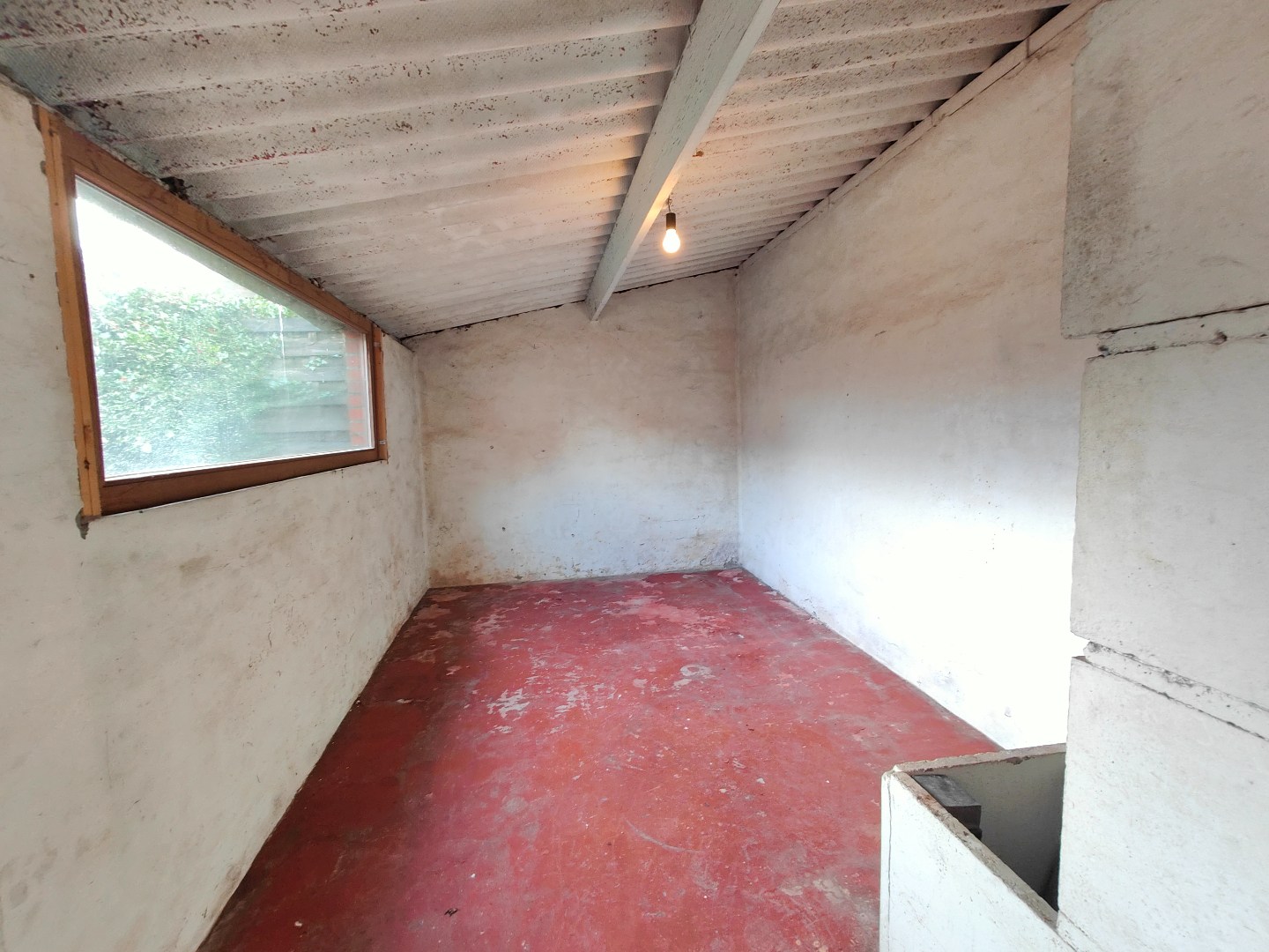 Halfopen woning met tuin en garage op 385 m² 