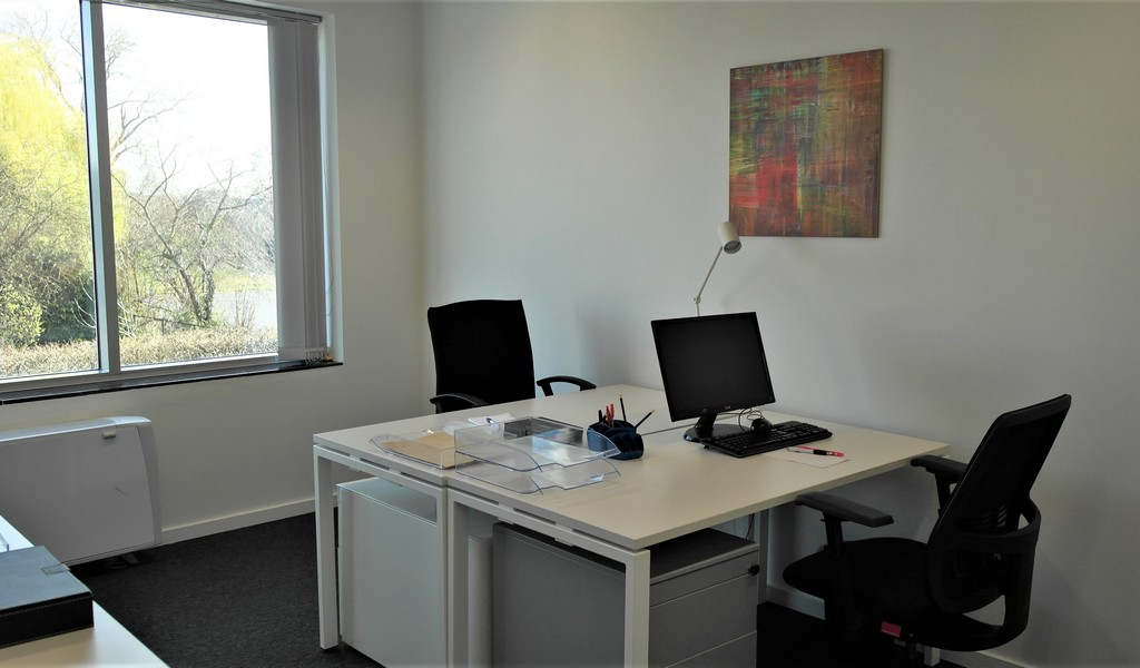 Full-service gemeubelde kantoren vlakbij E40 in Aalst