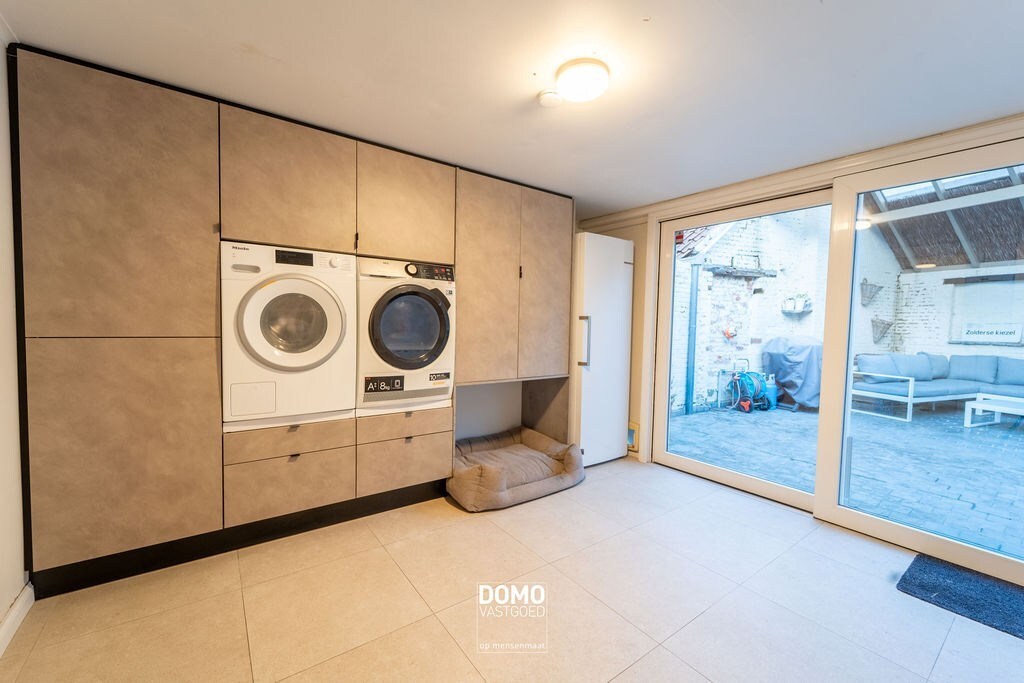 Verrassend ruime woning met karakter te Kuringen. 