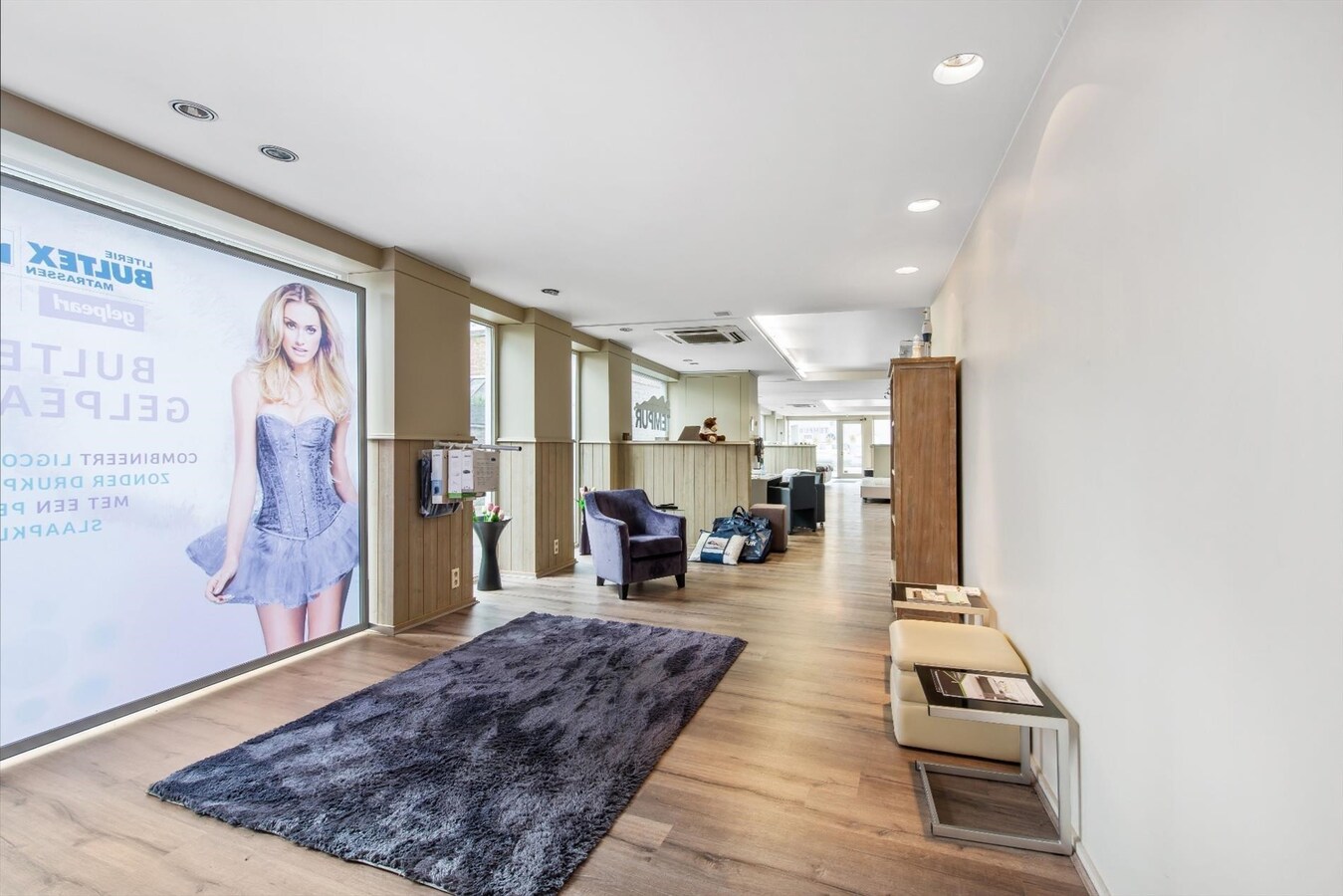 Uitstekend gelegen, gelijkvloerse handelsruimte in het centrum van Diksmuide 