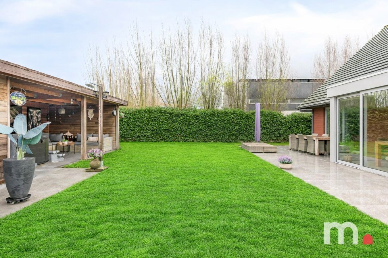 Unieke Villa te Roeselare in een doodlopende straat op 578m² met zonnepanelen en EPC B  ! 