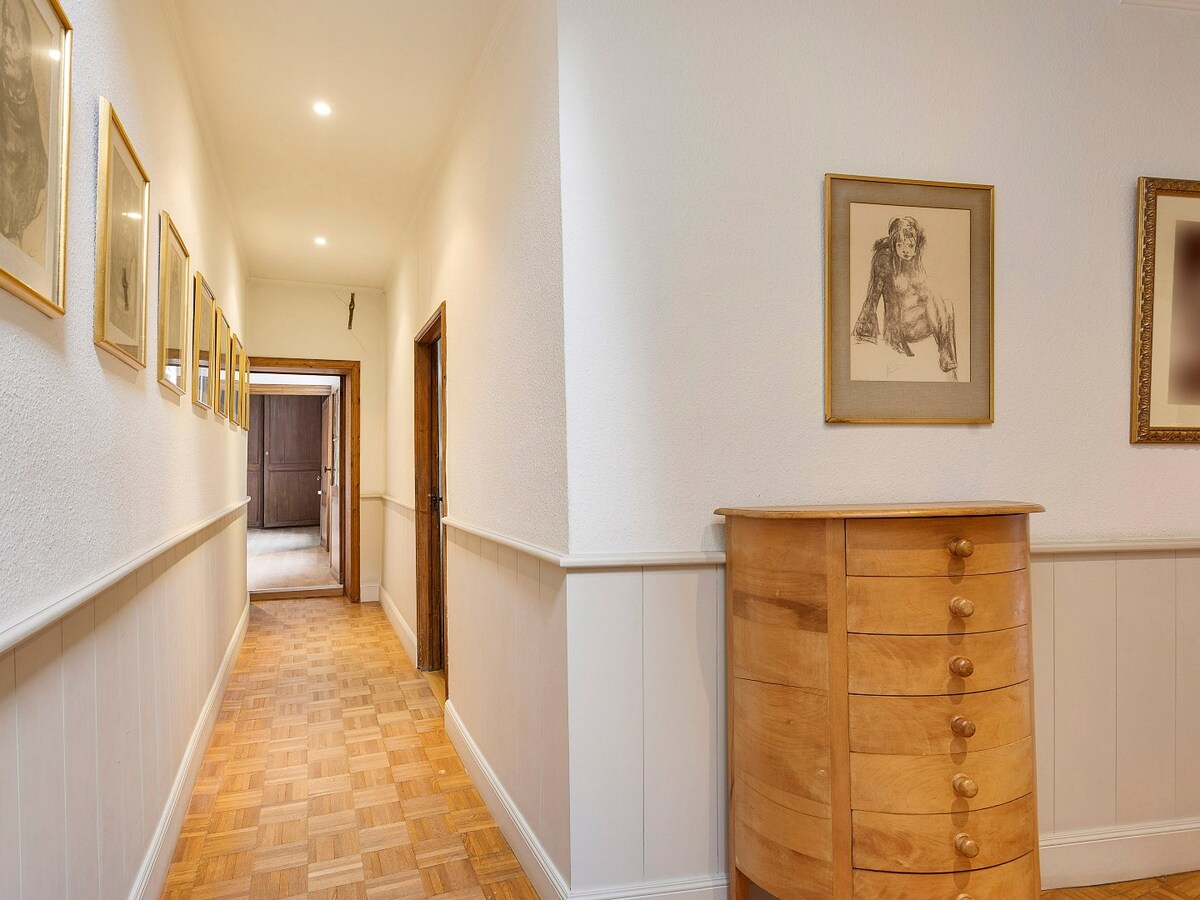 Charmant handelspand met woonst op de markt in Kruishoutem 