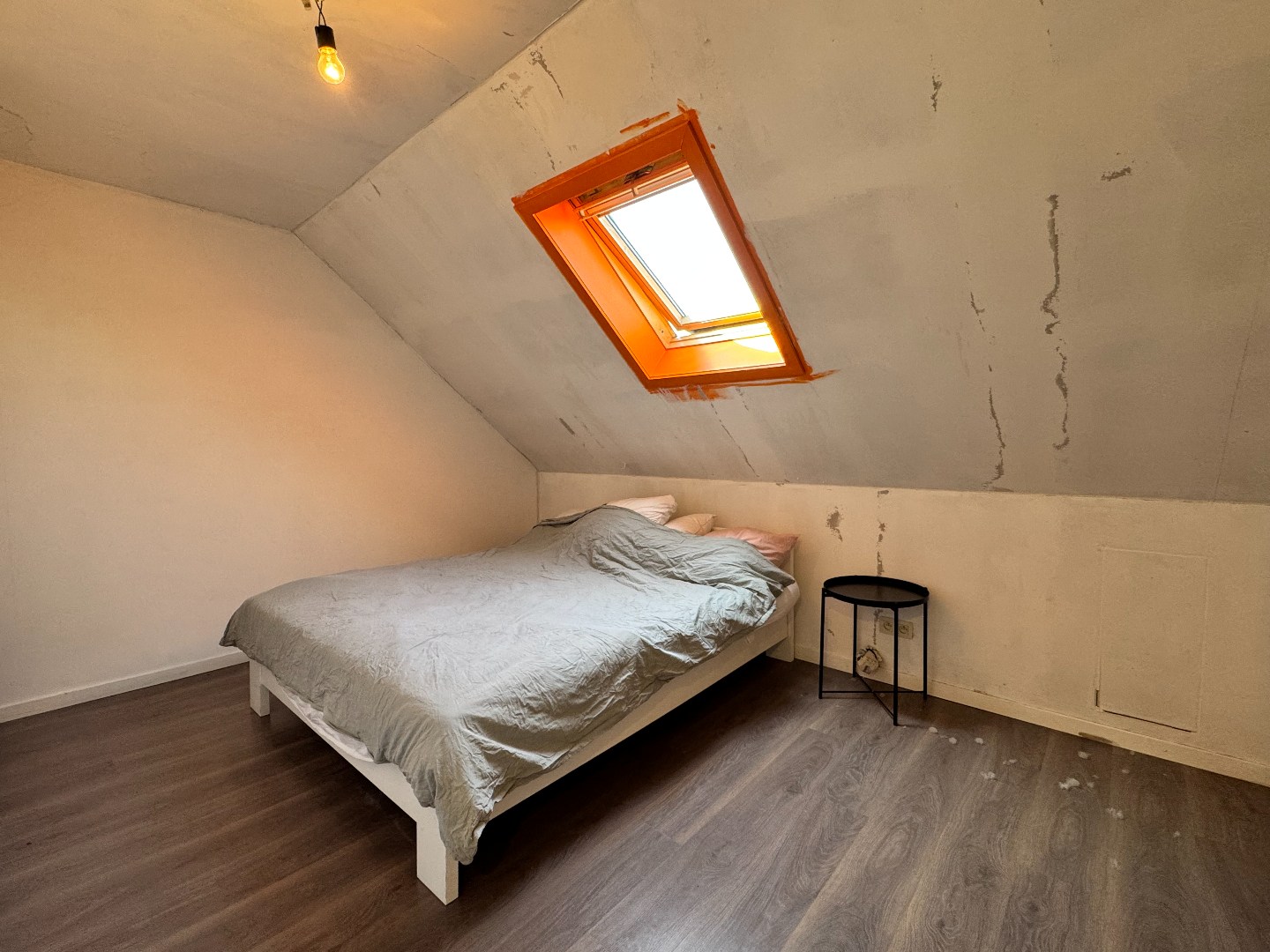 Bemeubeld woning met tuin en 2 slaapkamers 