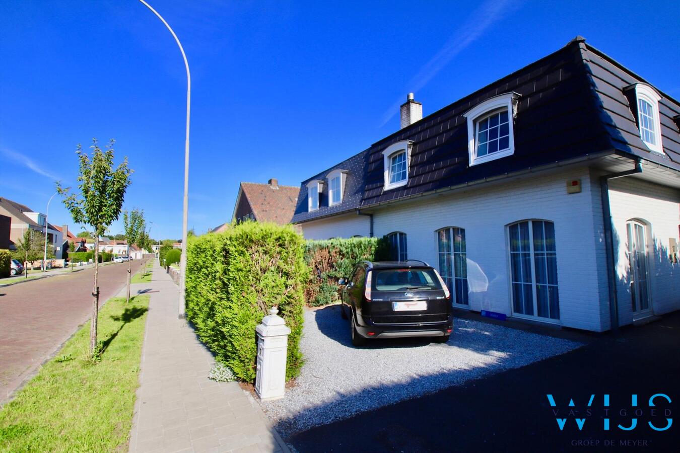 Instapklaar karaktervol woonhuis op een TOPlocatie in Eeklo ! 