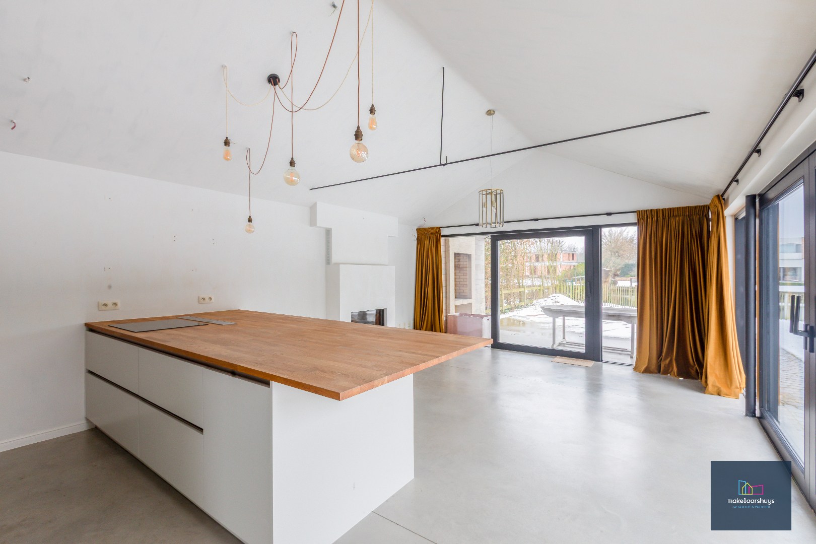 Exclusieve Franse manoir villa met bijhuis aan de Leie 