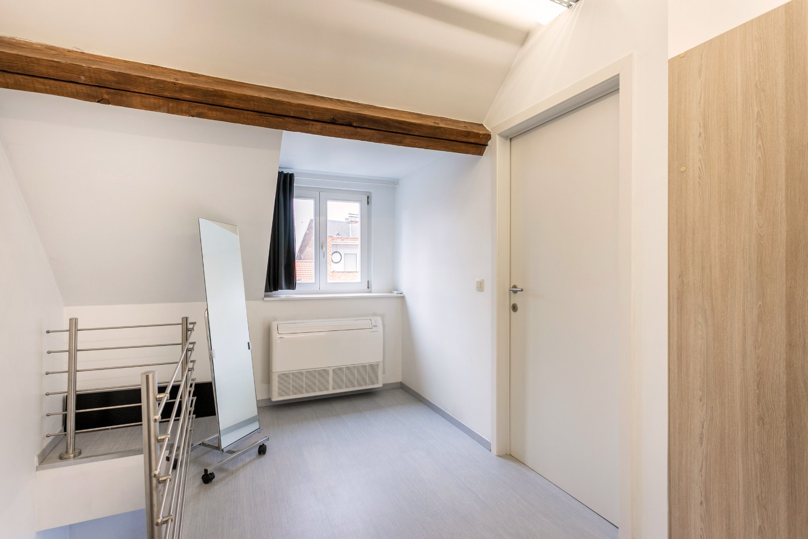 Stadswoning met mogelijke praktijkruimte te centrum Halle 