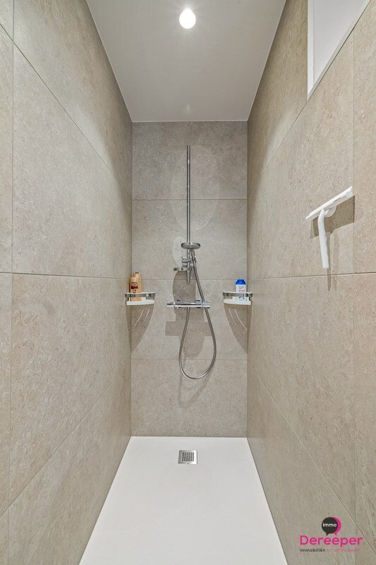 Prachtig instapklaar energiezuinig gelijkvloers appartement (2023) met tuin en 3 slaapkamers 