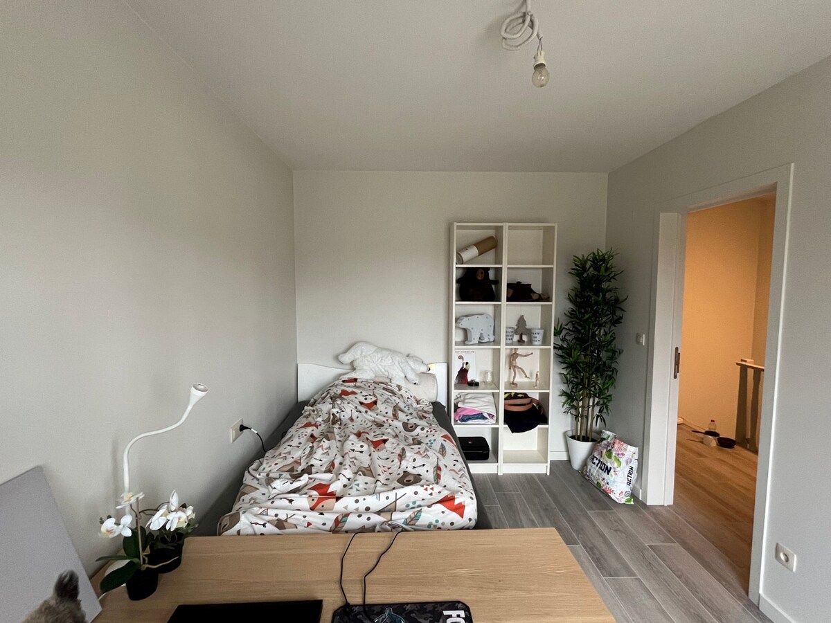 Energetisch gerenoveerde, ruime gesloten bebouwing te Kruisem 