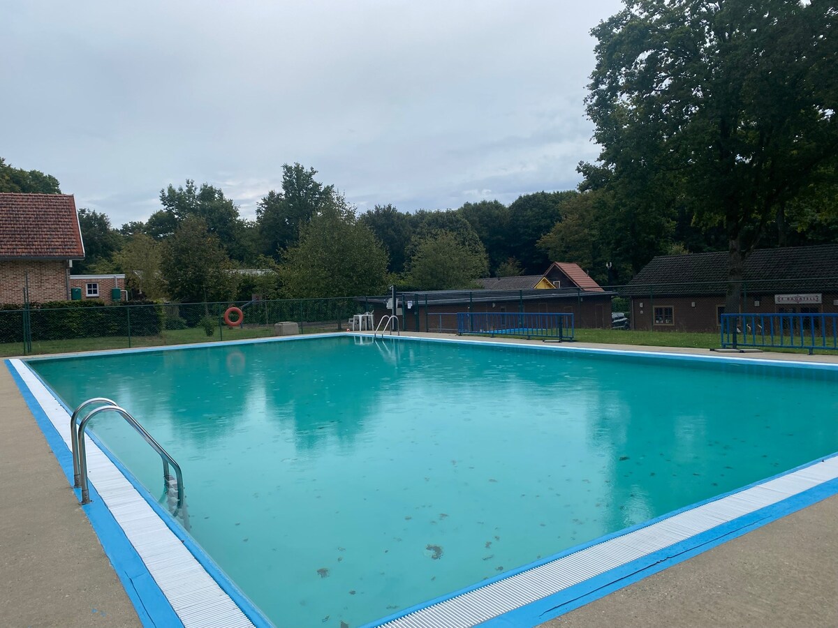 VERLAAGD in PRIJS ! Vrijstaande (vakantie)woning in het bos, Domein Sparrendal Lanklaar. 