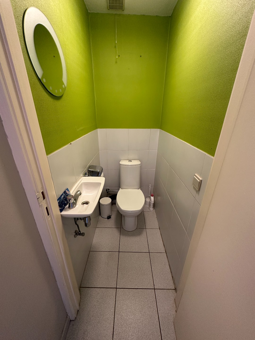 Lichtrijk 1-slpk appartement met zonnig terras, hartje Torhout 