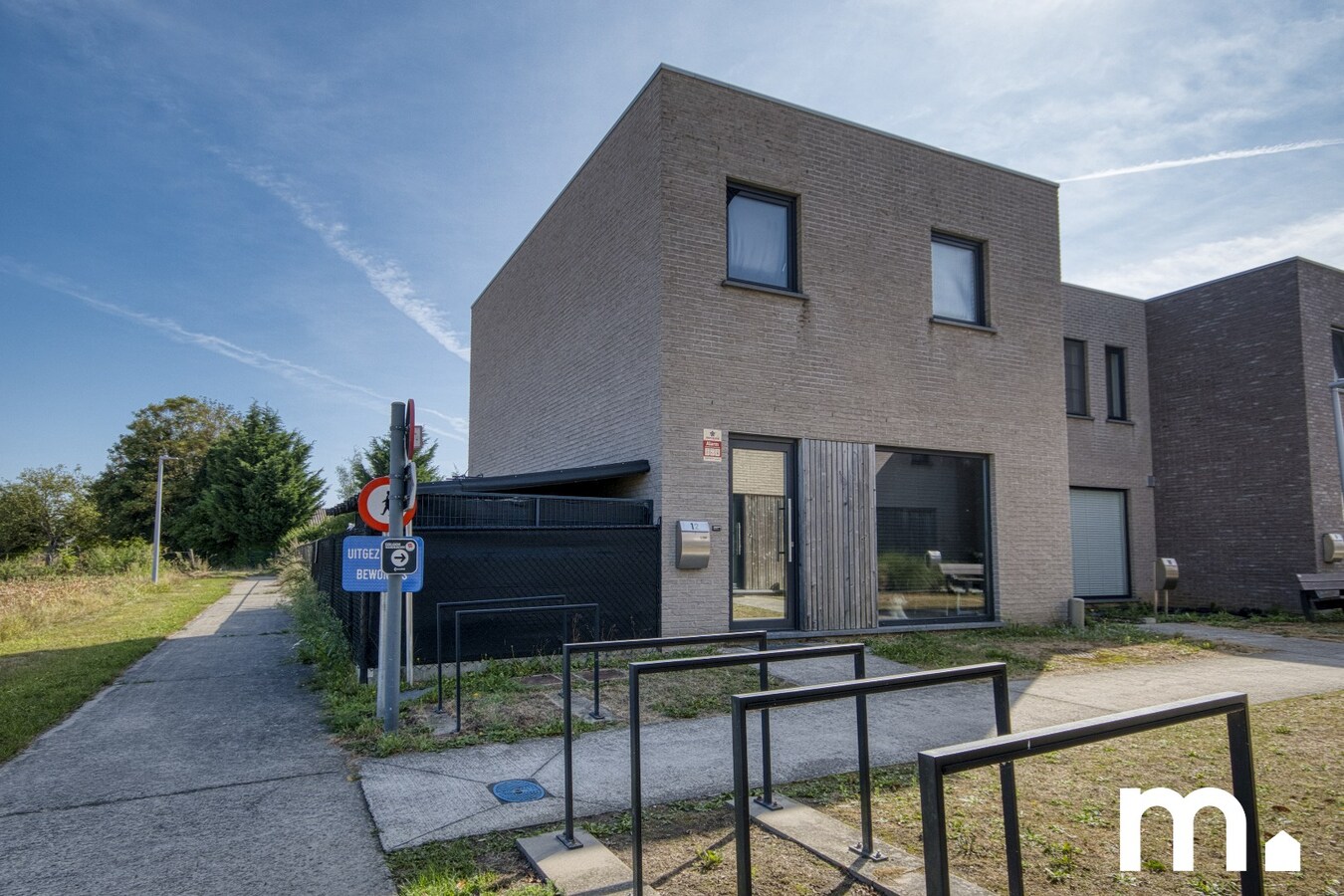 Recente woning met open zicht en rustige ligging te Kuurne ! 