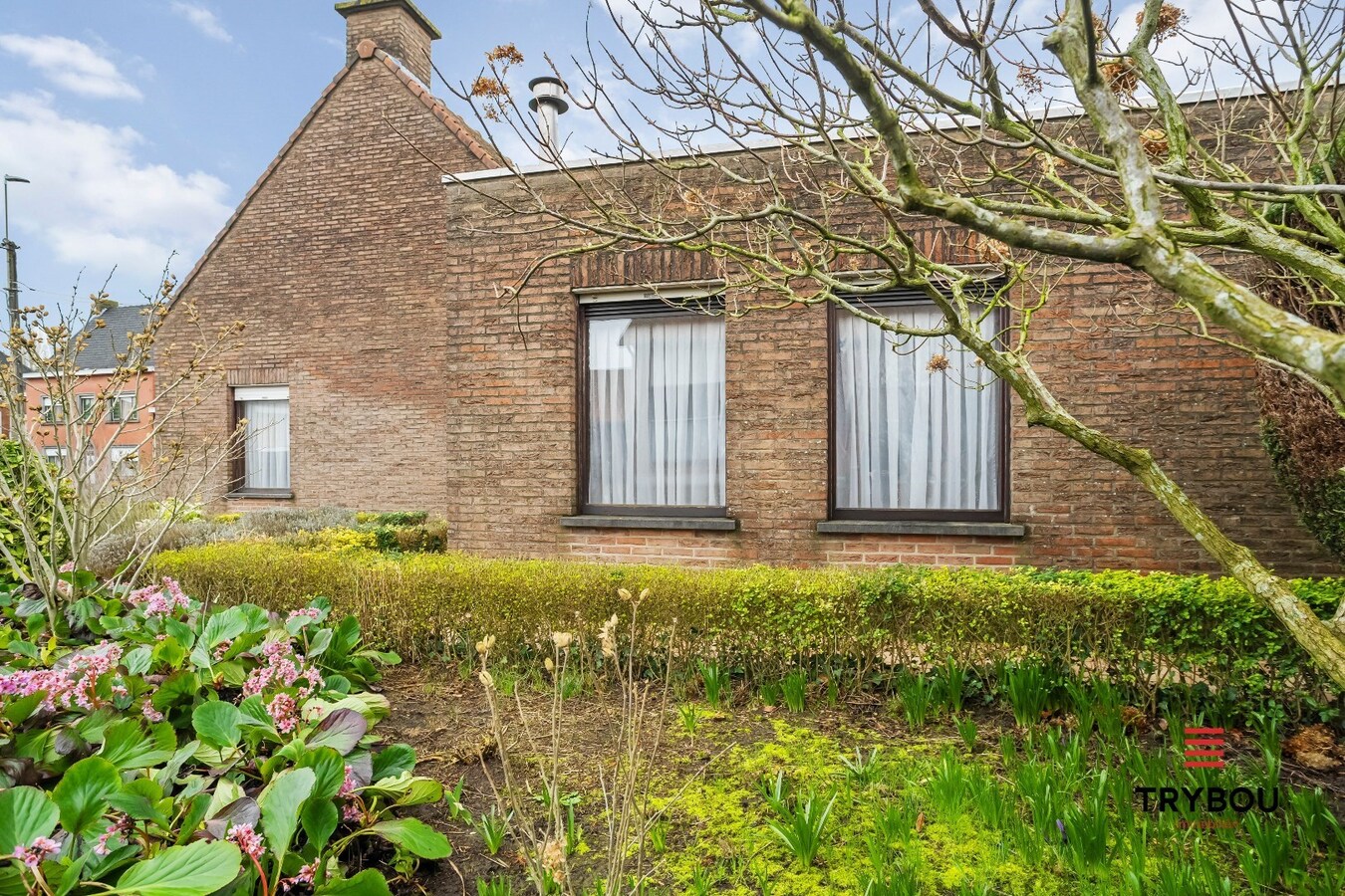 Ruime hoekwoning met 3 slaapkamers en garage te Poelkapelle 