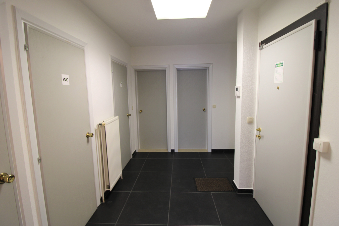 Gelijkvloers appartement met 2 slaapkamers te centrum Roeselare 