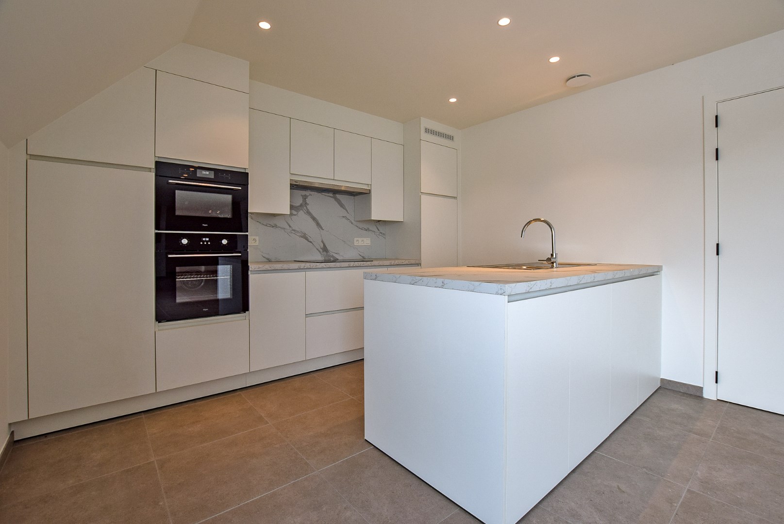 Ruim 2-slaapkamerappartement (129m²) te Leke (Diksmuide). 