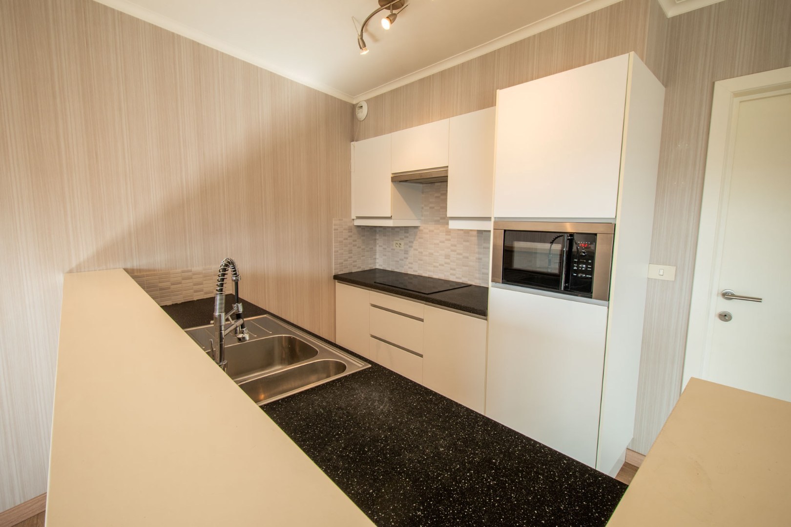 Instapklaar appartement met 3 slaapkamers, terras en garage 