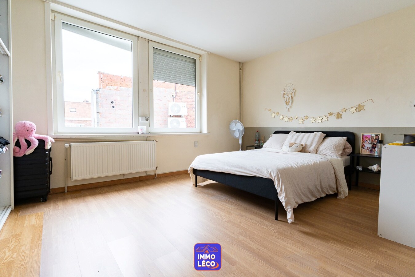 Maison d’habitation rénovée avec 3 chambres et grande terrasse. 