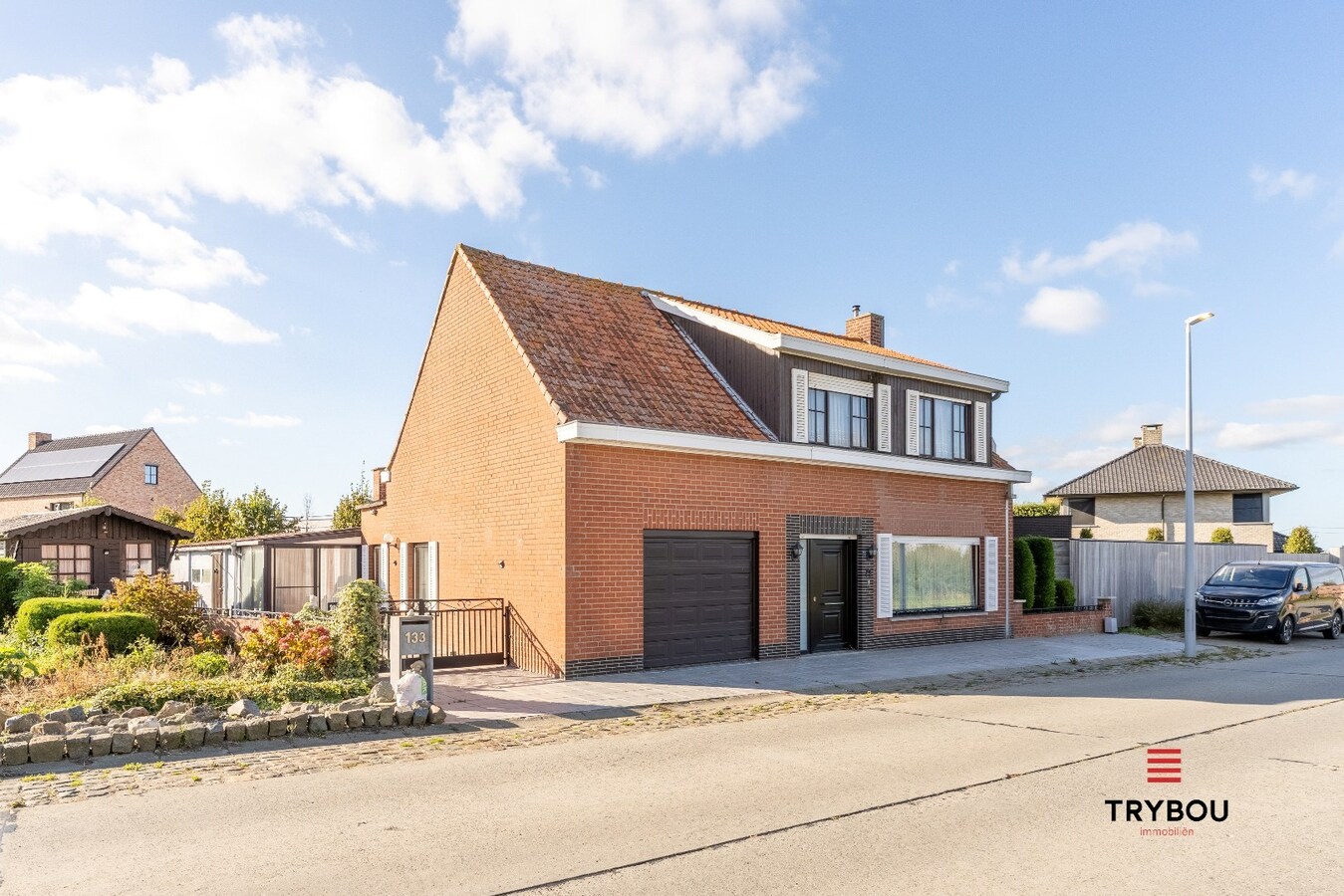 Verrassend ruime woning aan de rand van Houthulst op ruim perceel van 720m². 