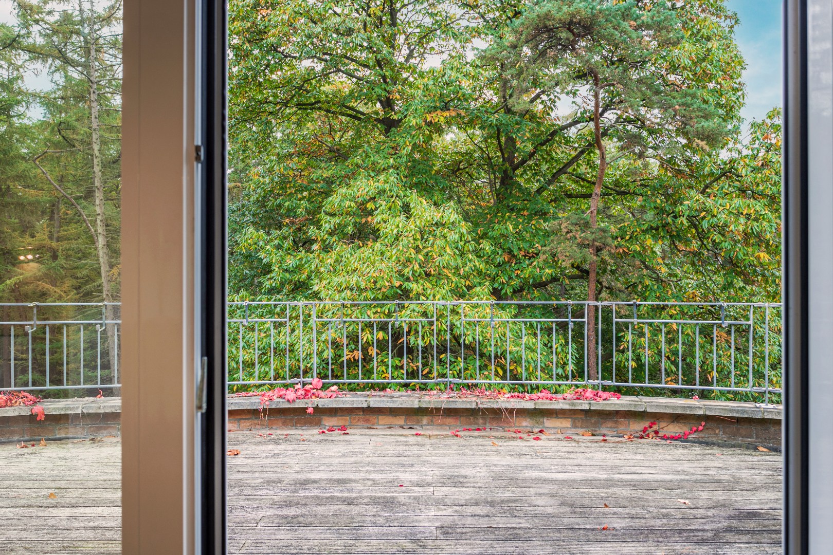 Uniek gelegen 1-slpk-appartement met ruim terras en garage in het Kluisbos 