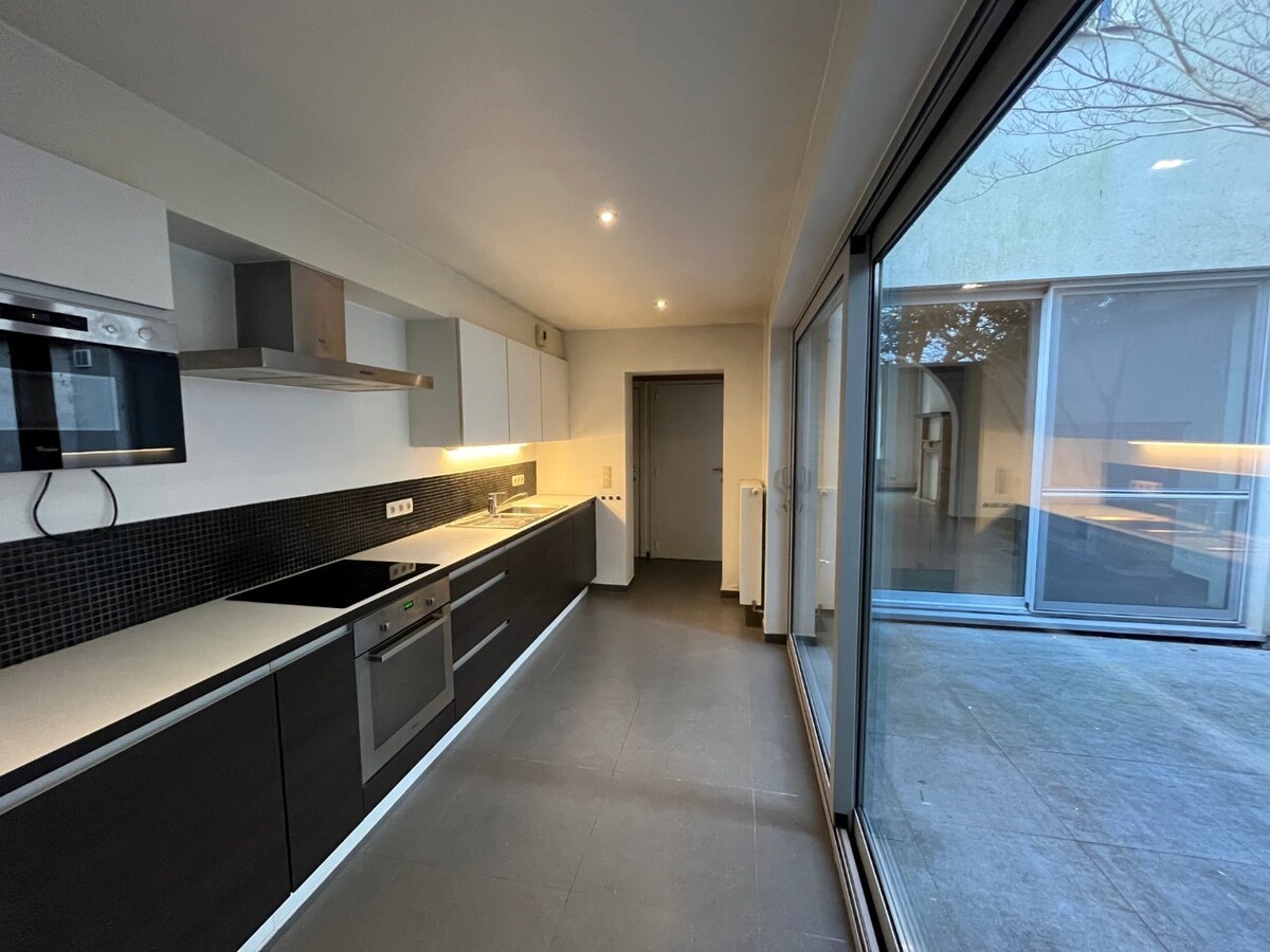 Ruime, energiezuinige gesloten bebouwing in centrum Gavere 