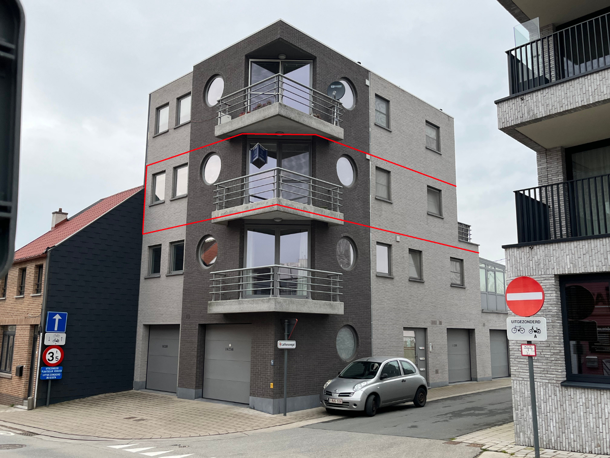 Recent appartement met ruim terras. Geen vaste kosten ! 