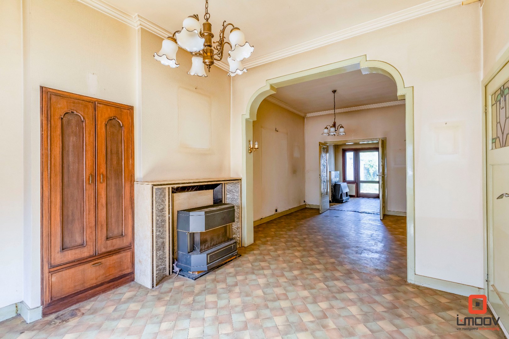 Karaktervolle te renoveren woning in Sint-Amandsberg 