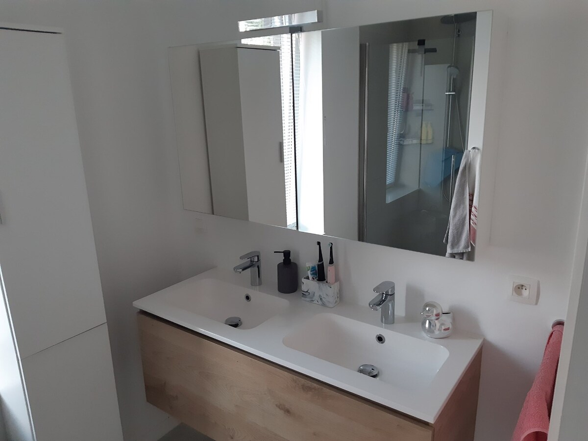 Lichtrijke, eigentijdse  Half Open Bebouwing. 