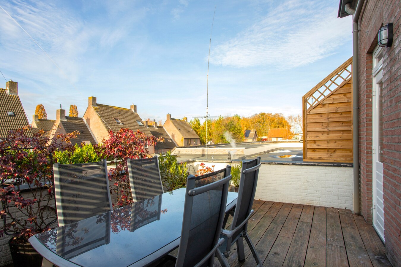 Moderne en instapklare bovenwoning in het hart van Hapert – met dakterras en energielabel A. 