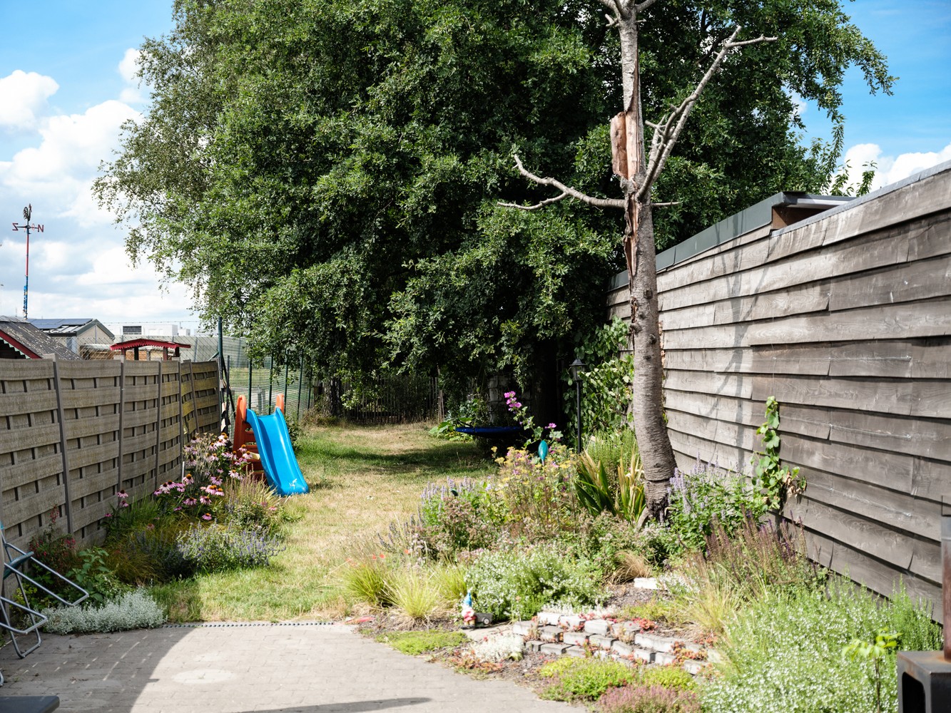 Volledig afgewerkte woning met grote tuin op toplocatie! 