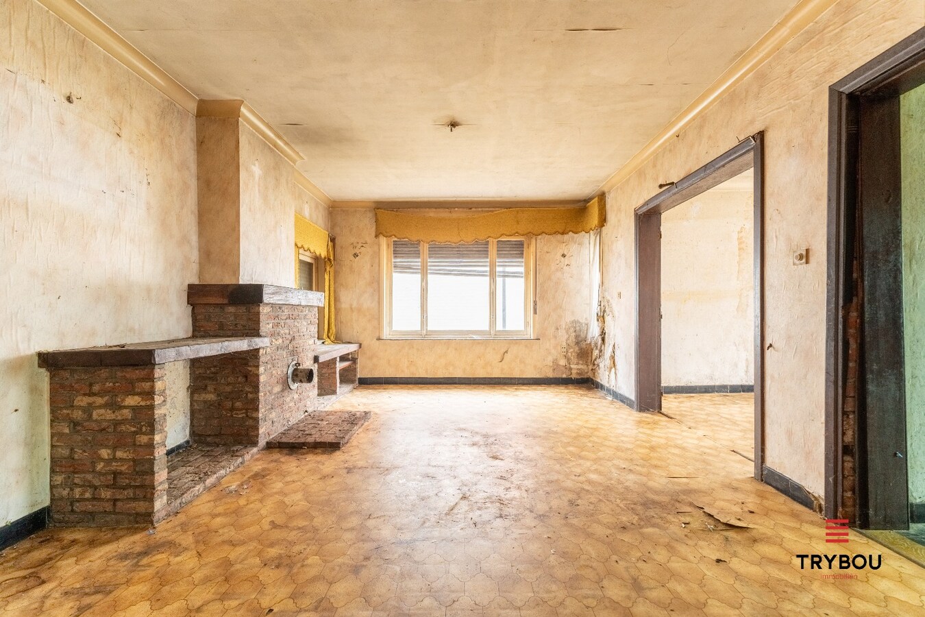 Te renoveren woning met bijgebouw en tuin in Houthulst 