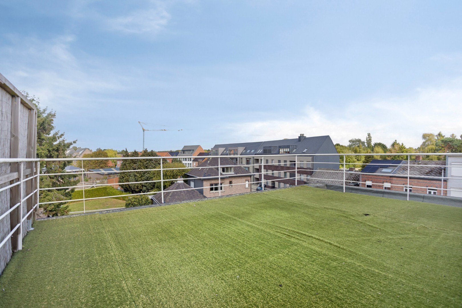 Instapklaar appartement met groot terras in centrum Geel 