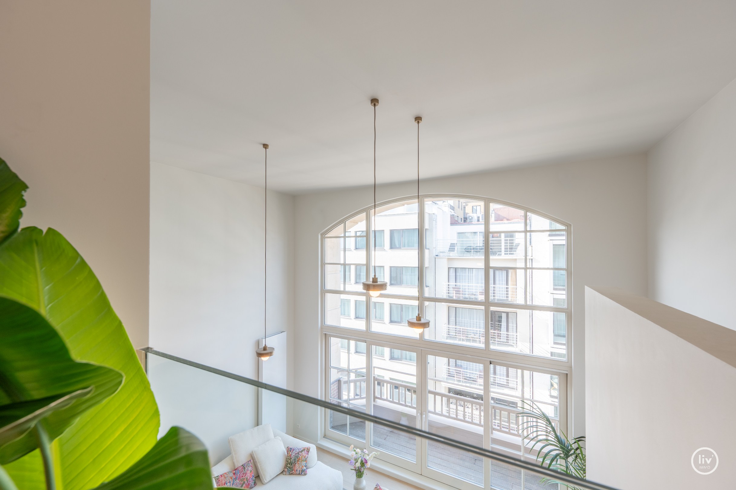 Appartement en duplex de luxe avec mezzanine, idéalement situé dans l'avenue Nellens à Knokke (avec possibilité d'acheter un box garage double intégré) 