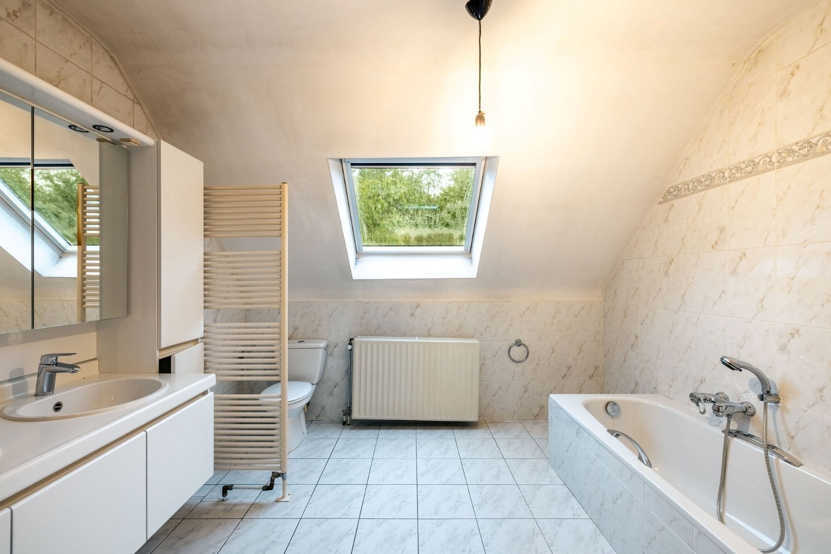 Vrijstaande woning met 4 slaapkamers, tuin en gunstig EPC-label B nabij Gent 