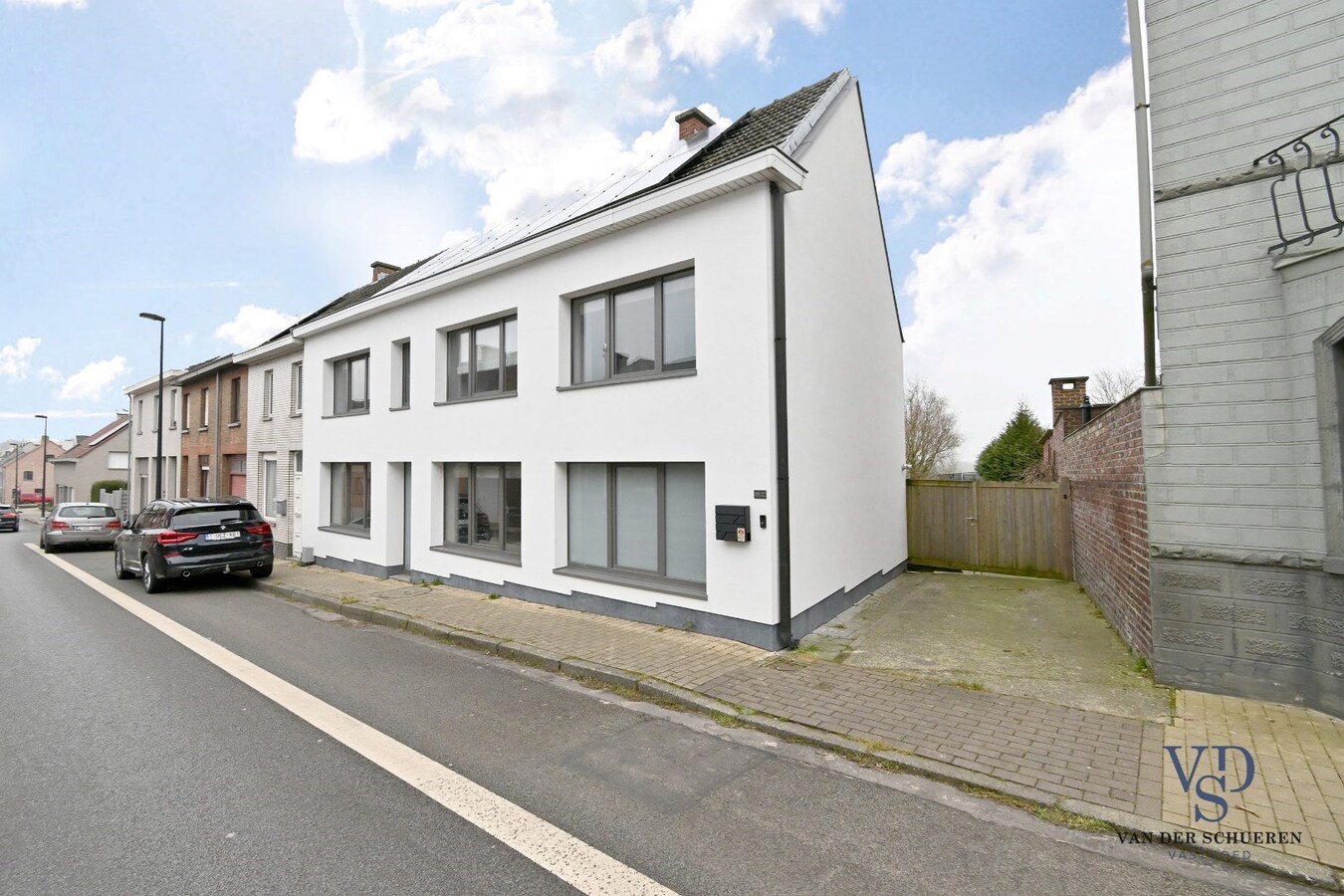 Bijzonder ruime, energiezuinige (EPC label B) gezinswoning 