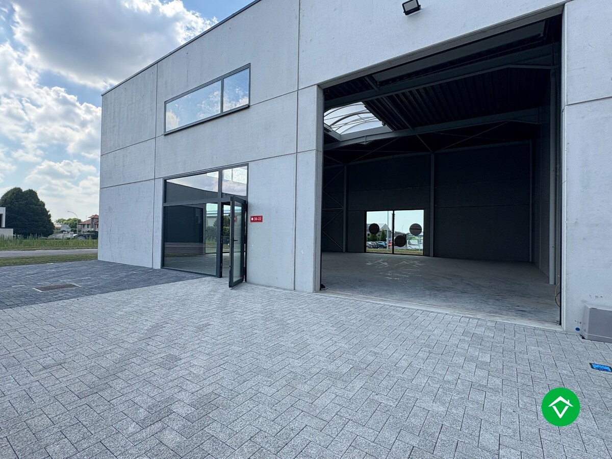 Loods te koop – 229 m² met 3 parkeerplaatsen inbegrepen te Ichtegem 