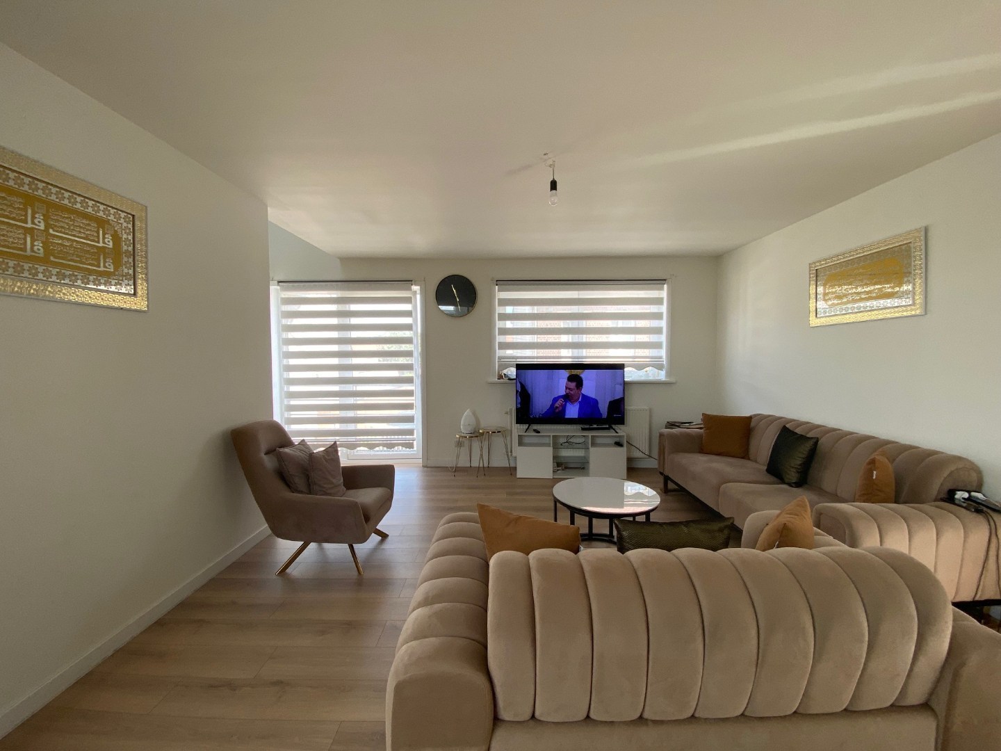 Moderne verhuurde loft-woning met dakterras in hartje Desselgem! 