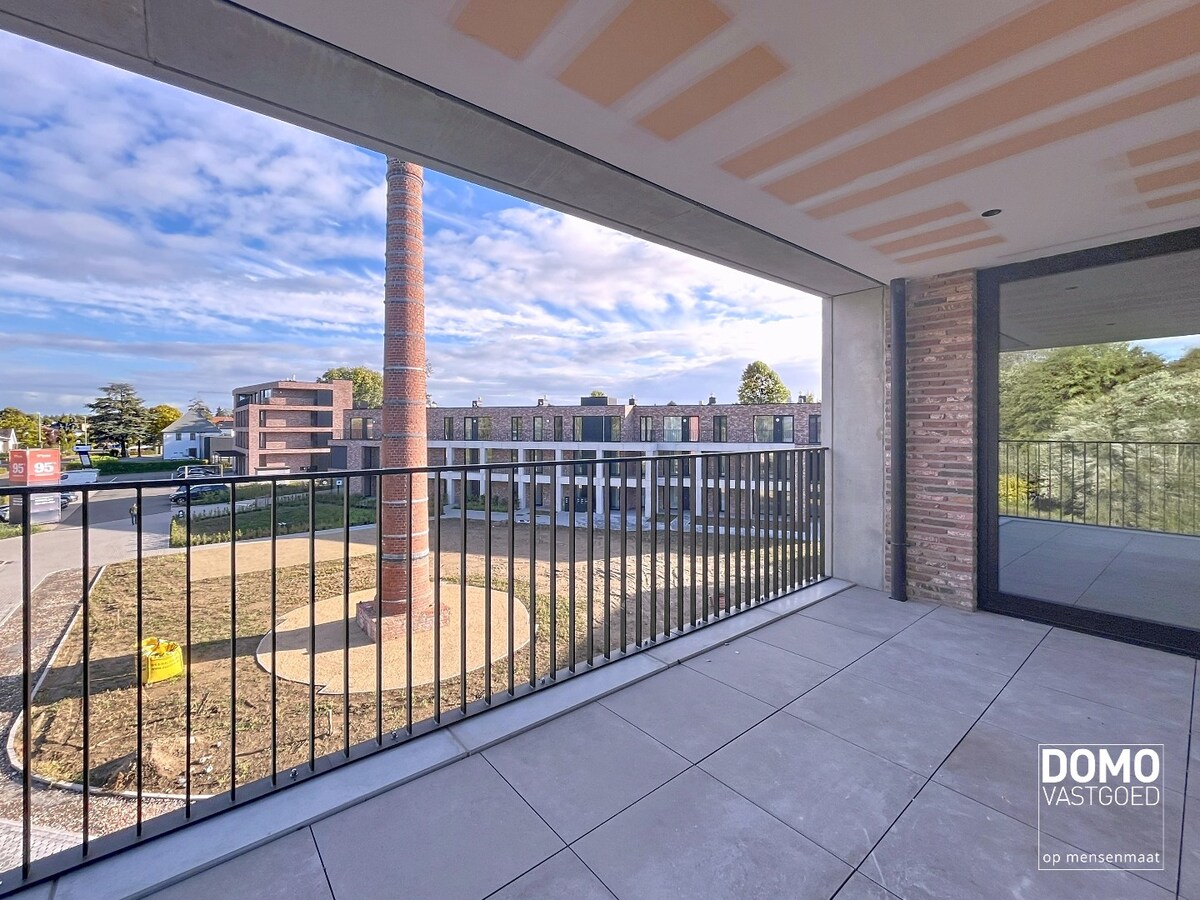 NIEUWBOUW 2 SLAAPKAMER APPARTEMENT MET TERRAS, AUTOSTANDPLAATS EN KELDERBERGING TE KERMT 