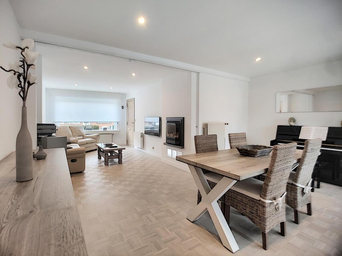 Aangename gezinswoning met tuin, garage &amp; achteruitgang - Heist 