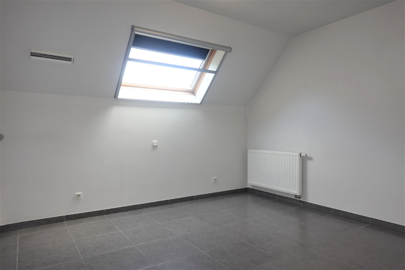 Appartement met autostaanplaats, fietsenberging en terras 