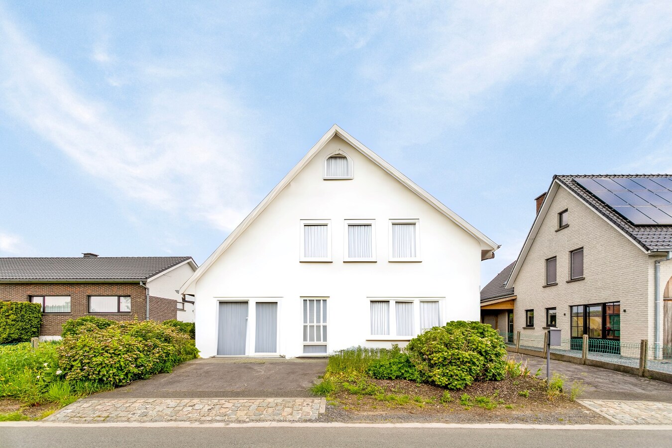 Te renoveren gezinswoning in prachtige villawijk in Mullem 