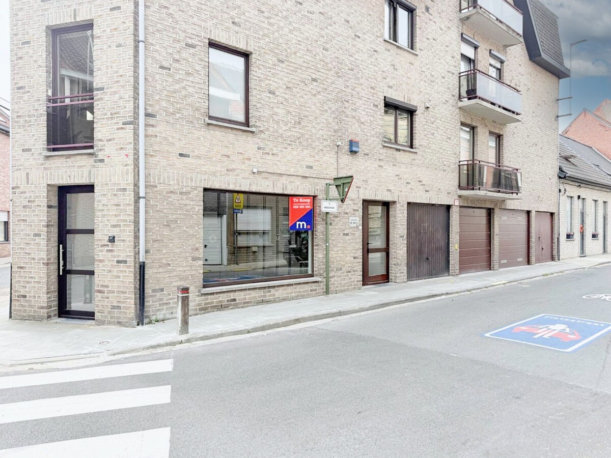 Prachtig en zeer ruim gelijkvloers appartement met zeer ruime garage 173m2 *** NONO INSPIRED ***! 
