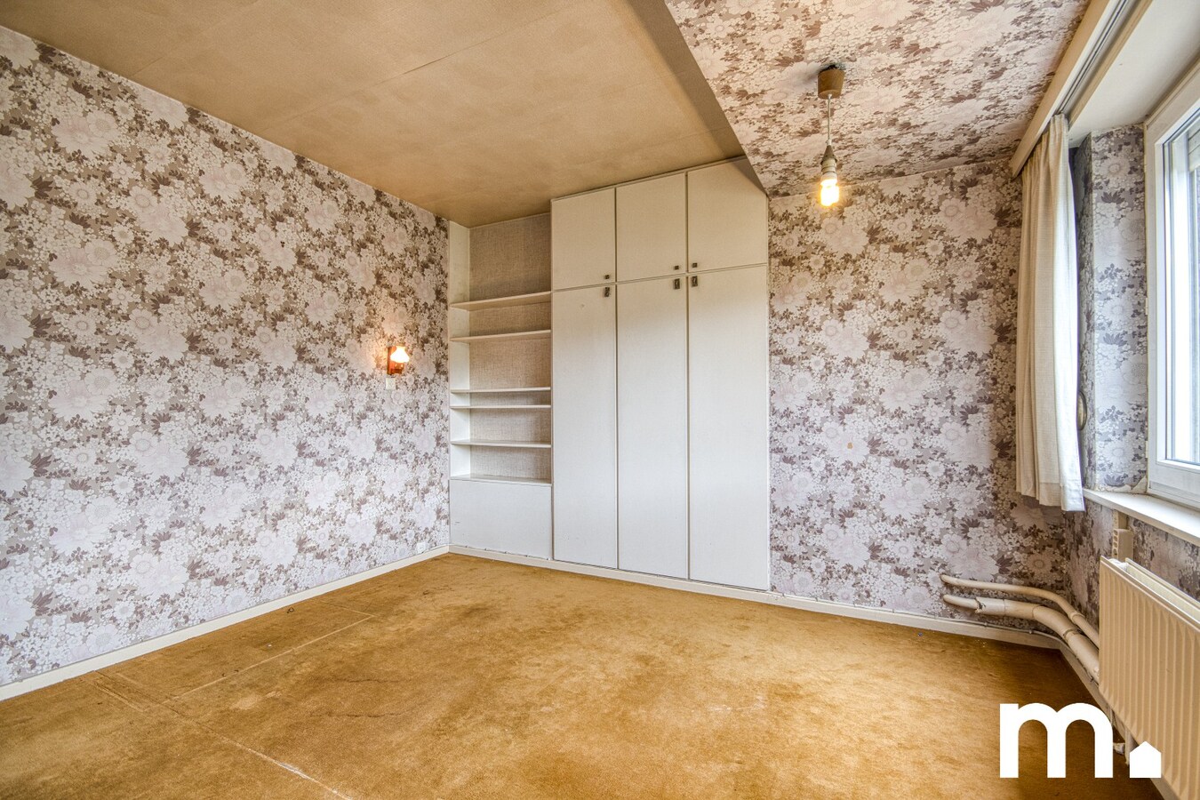 Alleenstaande villa met 4 slaapkamers en zonnige tuin te Harelbeke op 1005 m² 