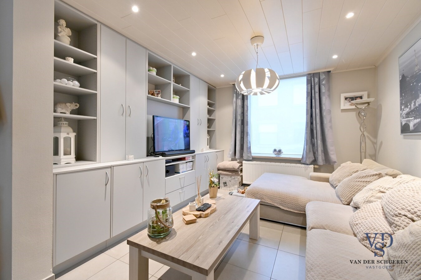 Gezellige woning (met garage achteraan). 