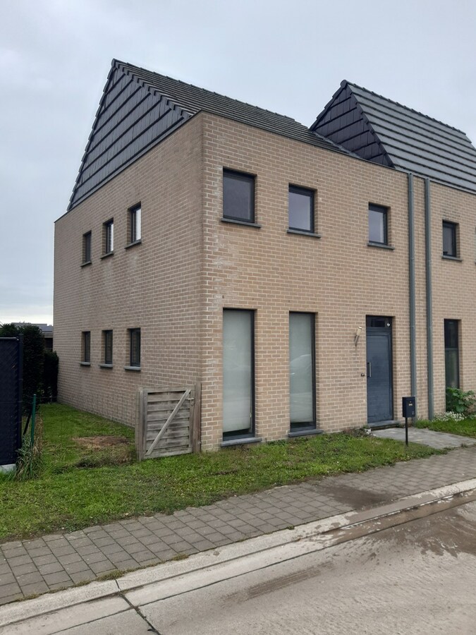 Tijdloze Half Open - rustig gelegen. 