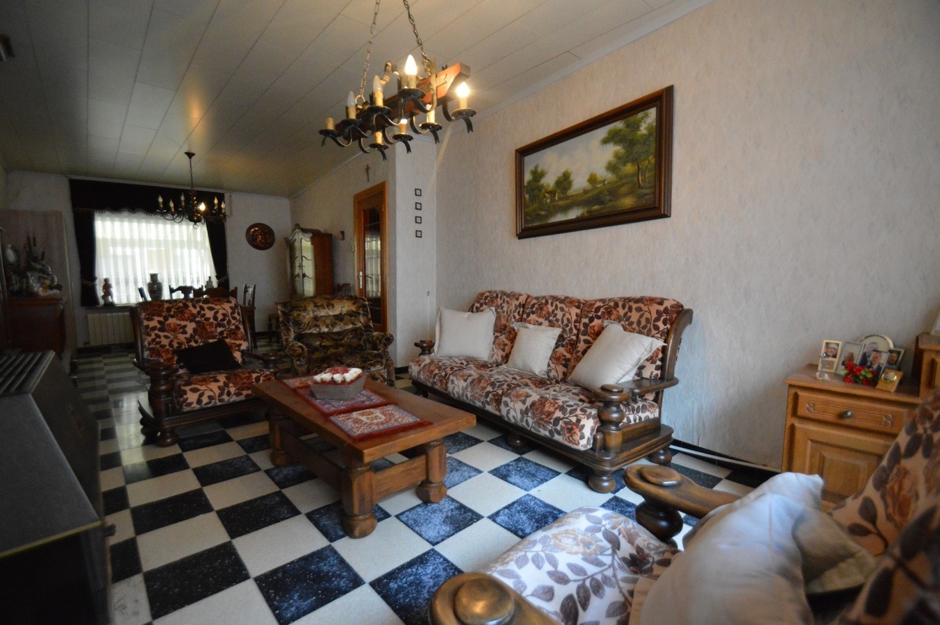 Te renoveren hoekwoning met garage - Heist 