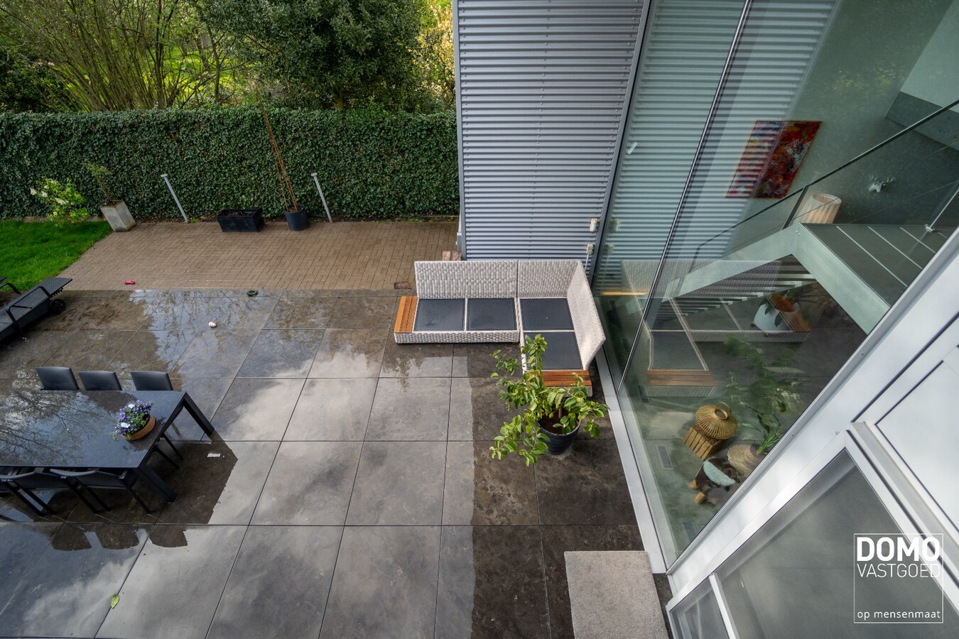 UNIEKE HALF OPEN WONING IN INDUSTRIËLE LOOK MET 3 SLAAPKAMERS, 2 BADKAMERS EN TUIN GELEGEN TE HASSELT 