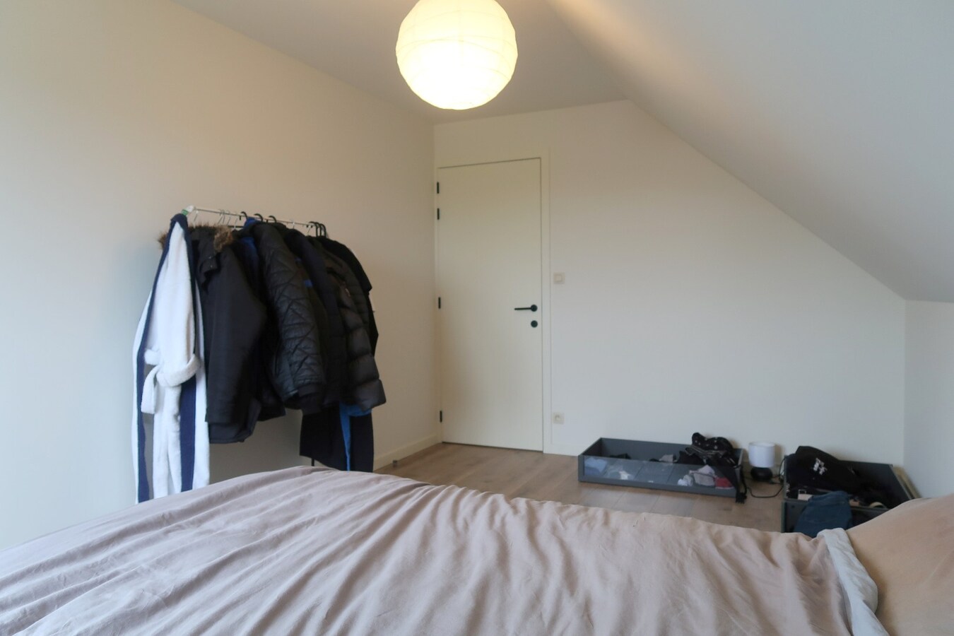 Moderne koppelwoning met 4 slaapkamers en prachtige vergezichten, omringd door groen 