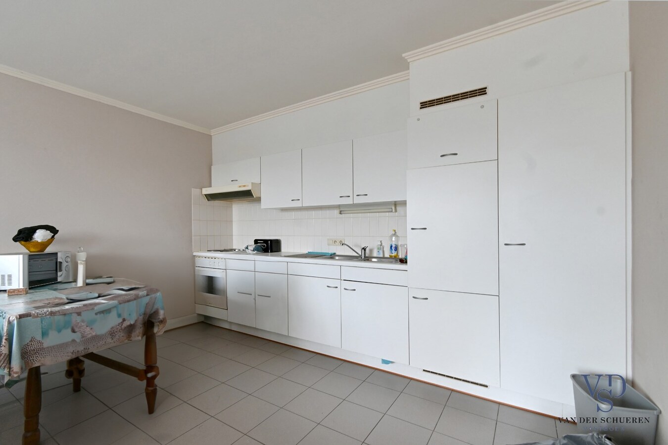 Degelijk investeringsappartement met garage. 