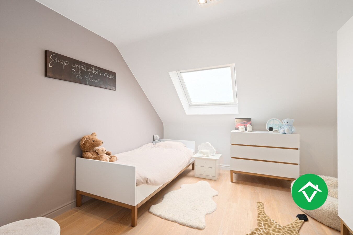 Stijlvolle alleenstaande villa met luxueus interieur en vier slaapkamers te Roeselare 